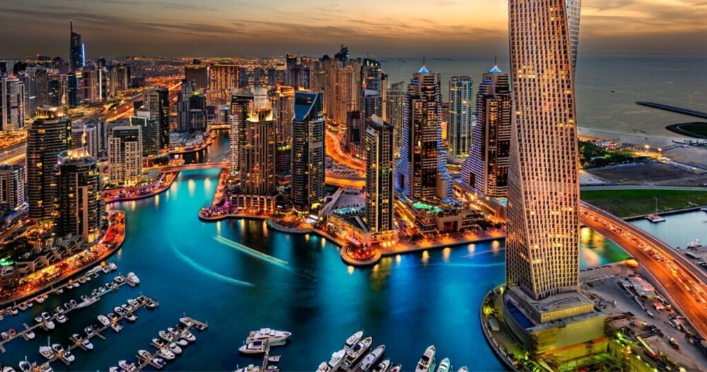 the city skyline in dubai at dusk