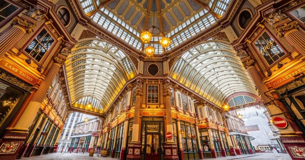 the inside of leadenhall market in london