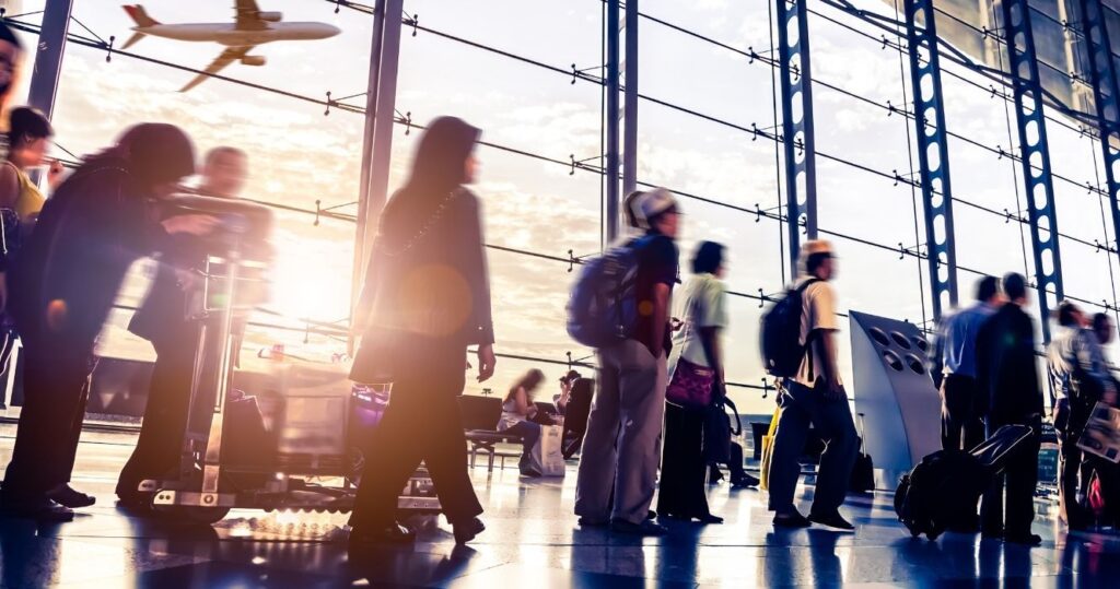 a crowded airport