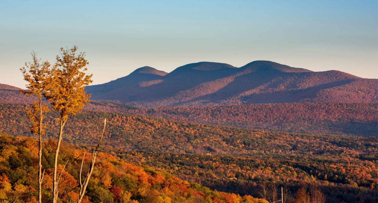 folhagem de outono ao longo das montanhas Catskill, no norte do estado de Nova York