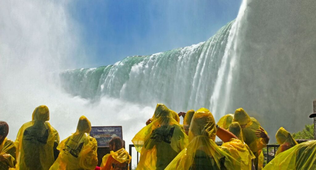 Tourists at the Horseshoe Fall, Niagara Falls