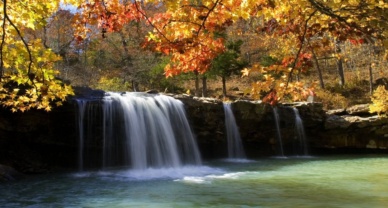 Cachoeira na Floresta Nacional de Ozark, Arkansas